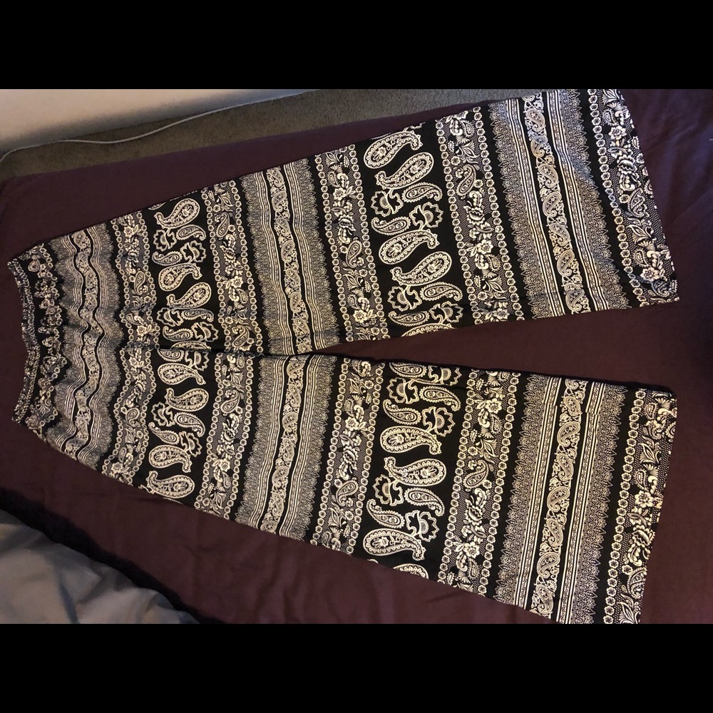 Black & white fun pants